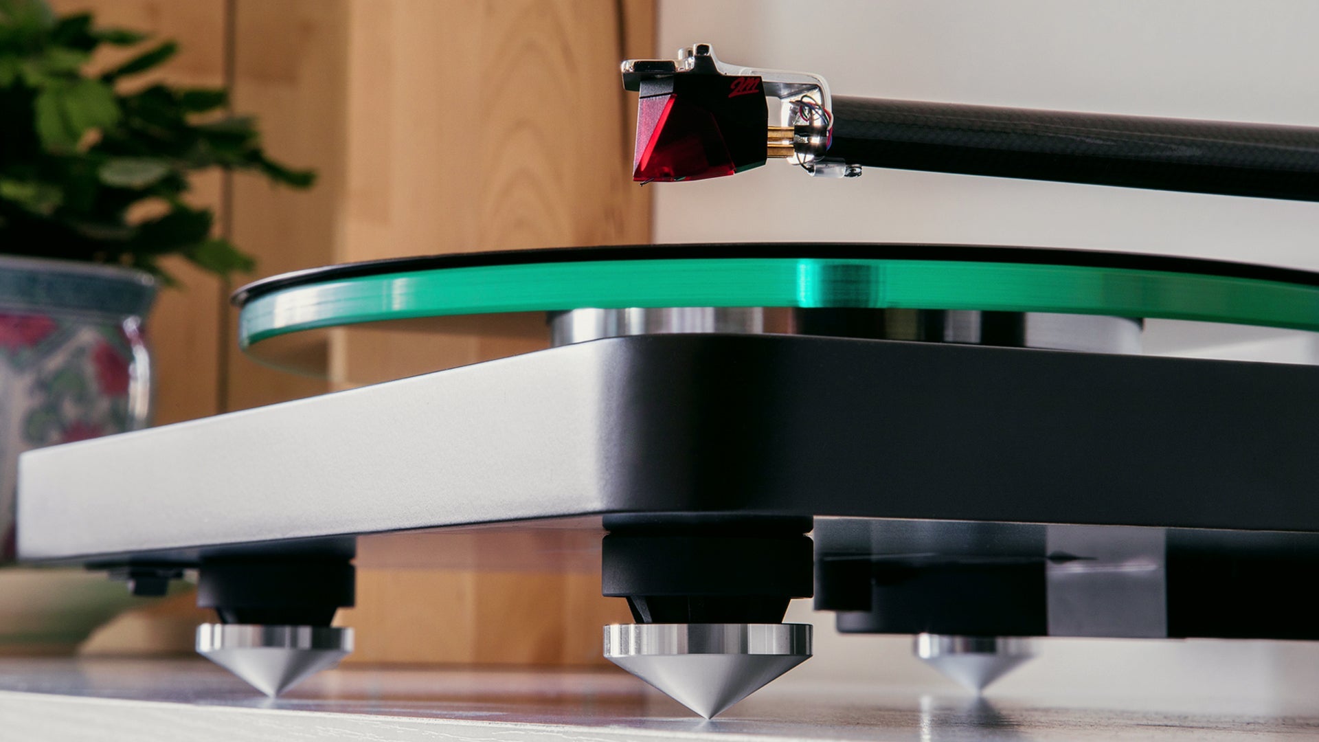 NAD C 588 turntable lifestyle|NAD Wow audio hearing definition|NAD flutter hearing audio definition|NAD C 588 tonearm turntable|NAD C 588 turntable lifestyle|NAD C 588 turntable feet|NAD C 588 turntable product
