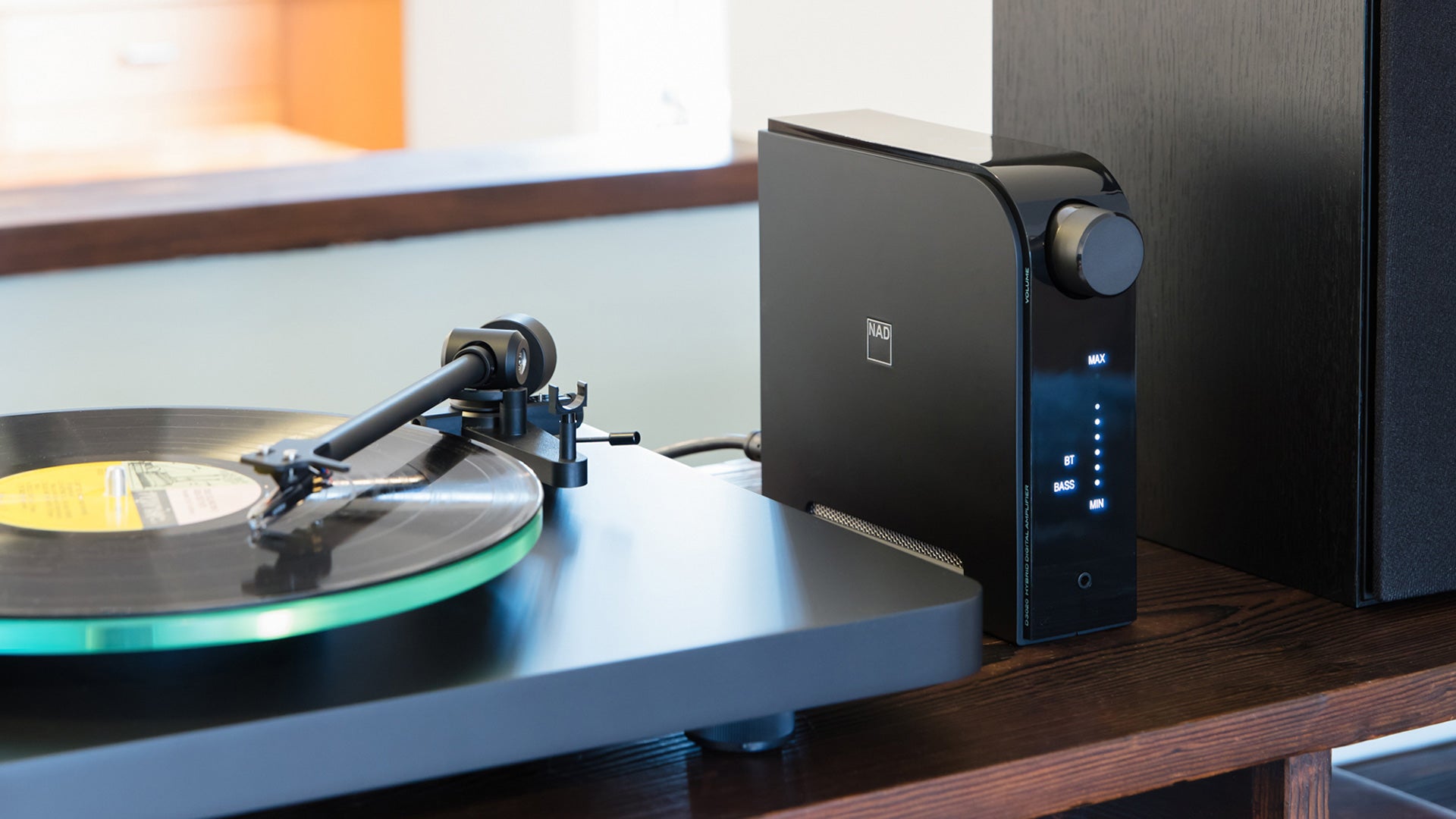  Compact Design, Big Listening Experience